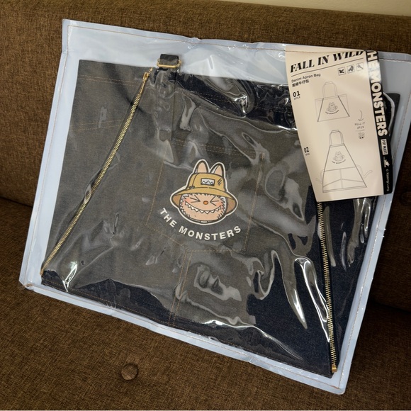 Pop Mart Bags / Labubu Denim Bag - Picture 2 of 4